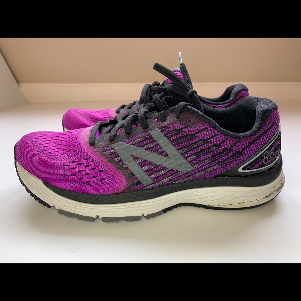 New Balance 860 v9
